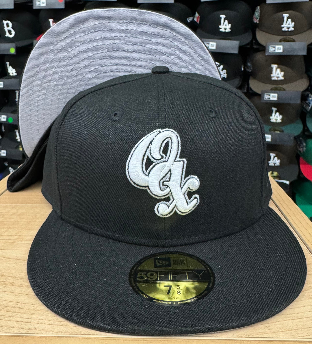 Guerreros de Oaxaca Fitted New Era 59Fifty Black White Cap Hat. Grey UV - THE 4TH QUARTER