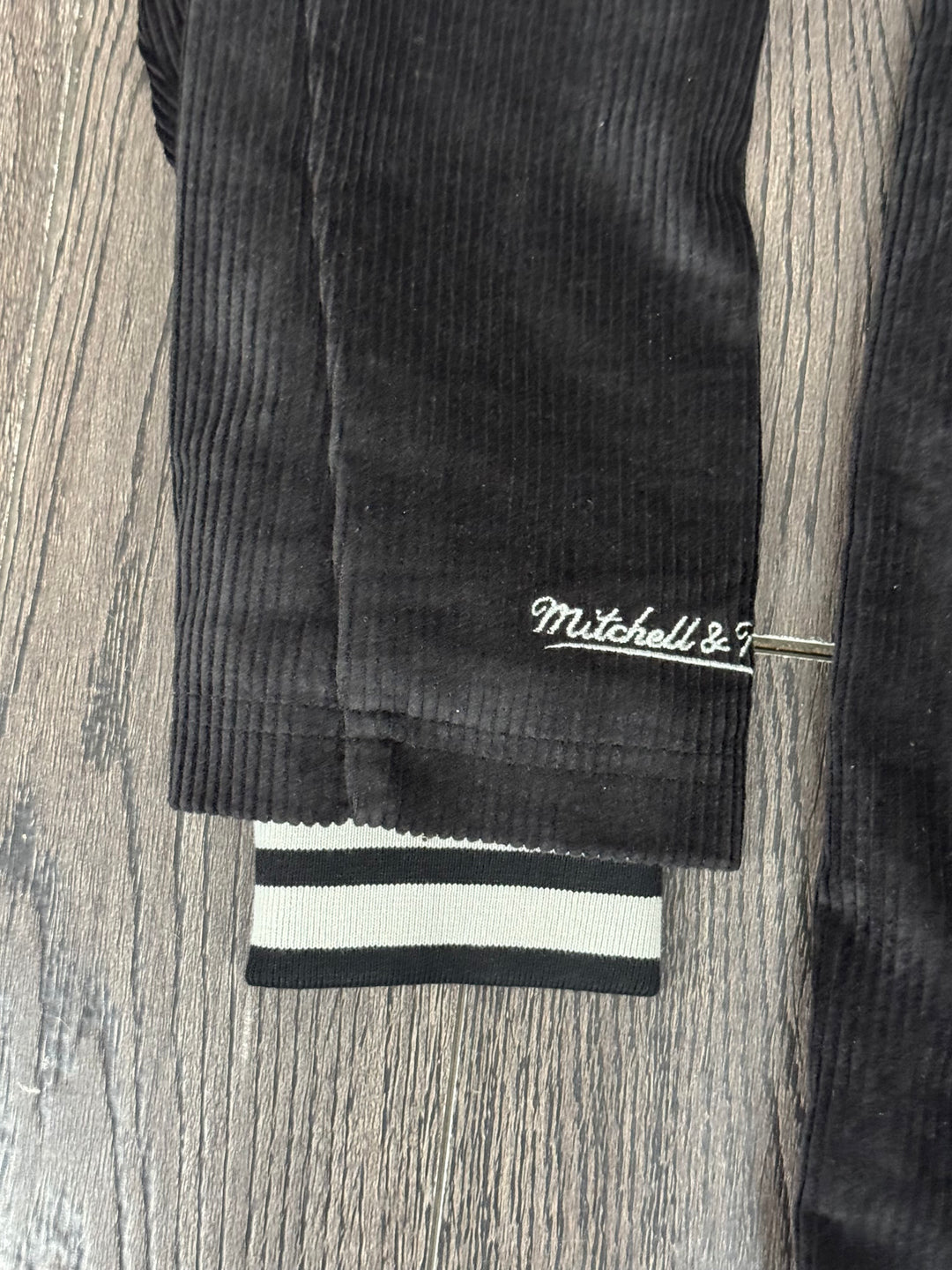 Los Angeles Kings Mens Jacket Mitchell &amp; Ness Off the Bus Corduroy Coaches Full-Snap - THE 4TH QUARTER