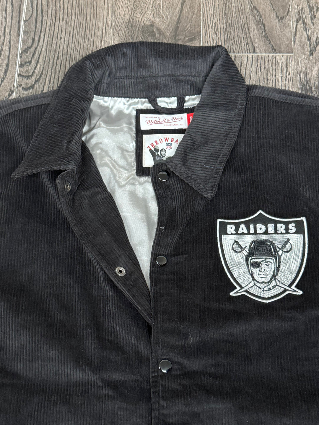 Raiders Mens Jacket Mitchell &amp; Ness Off the Bus Corduroy Coaches Full-Snap - THE 4TH QUARTER