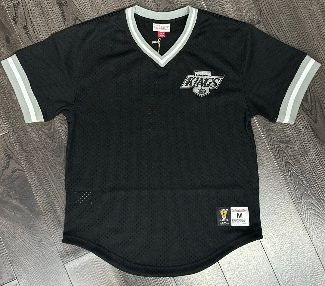Los Angeles Kings Mens Mitchell & Ness Vintage Logo V-Neck Mesh Jersey - THE 4TH QUARTER