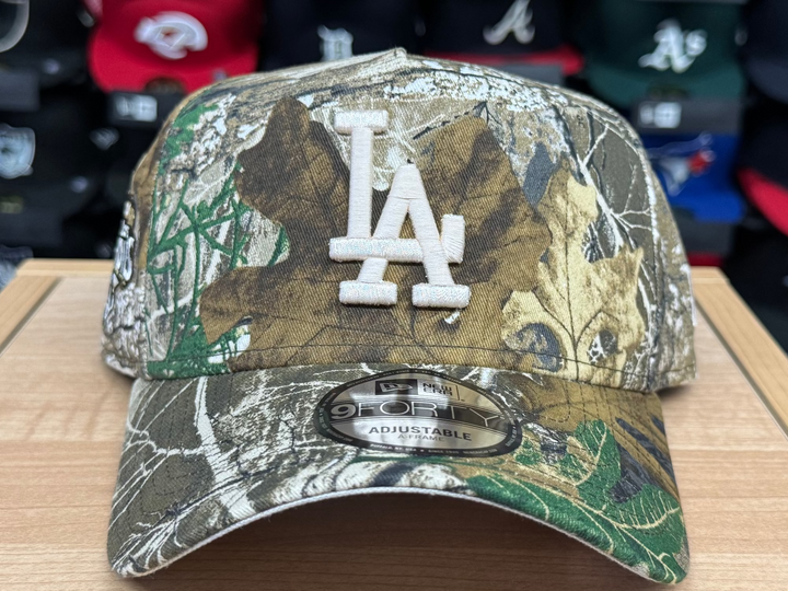 Los Angeles Dodgers Snapback 9Forty New Era A-Frame 2025 Back to Back Champions Realtree Hat Cap Chrome UV - THE 4TH QUARTER