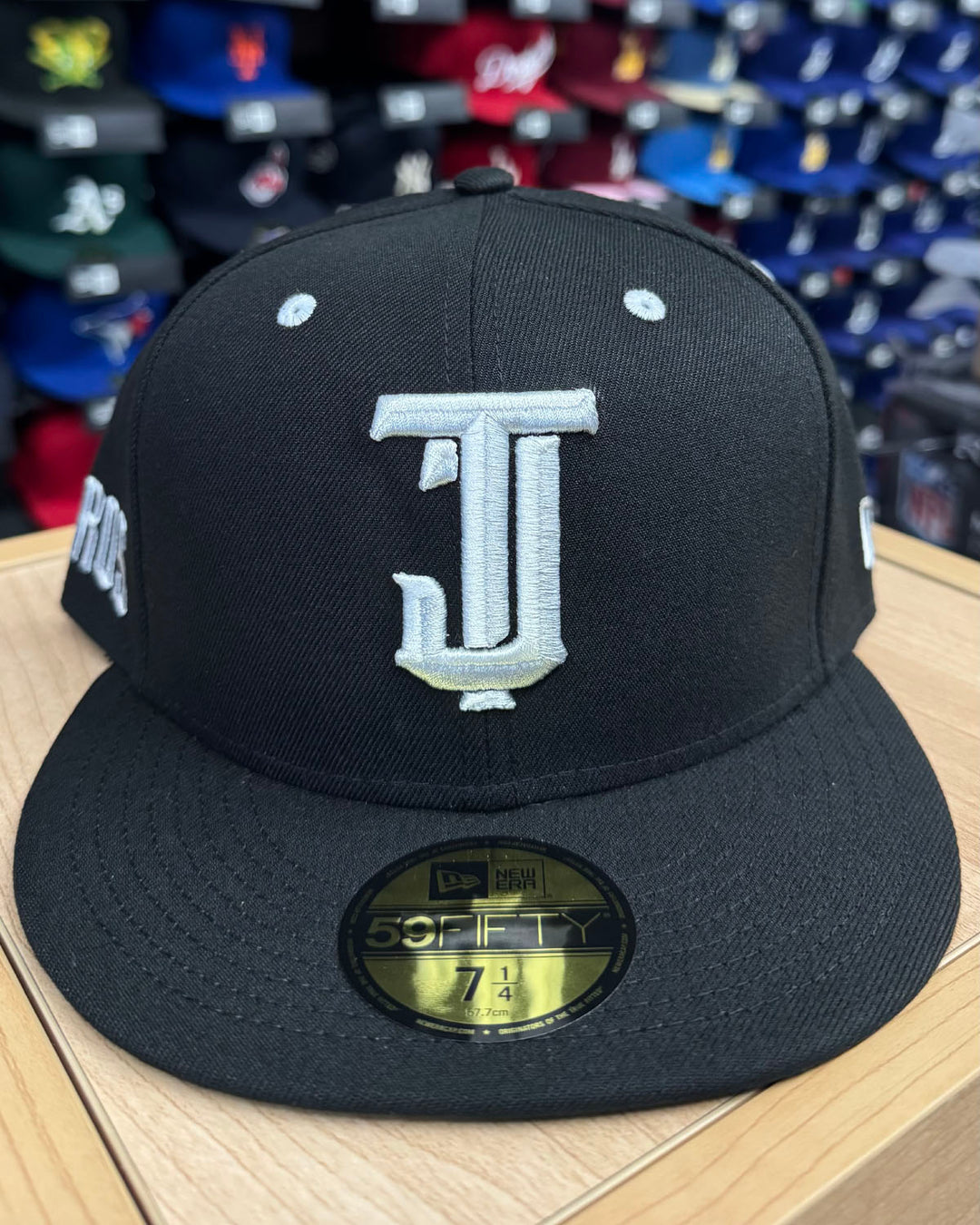 Toros de Tijuana Fitted New Era 59Fifty LMB 2026 Away Black Hat Cap - THE 4TH QUARTER