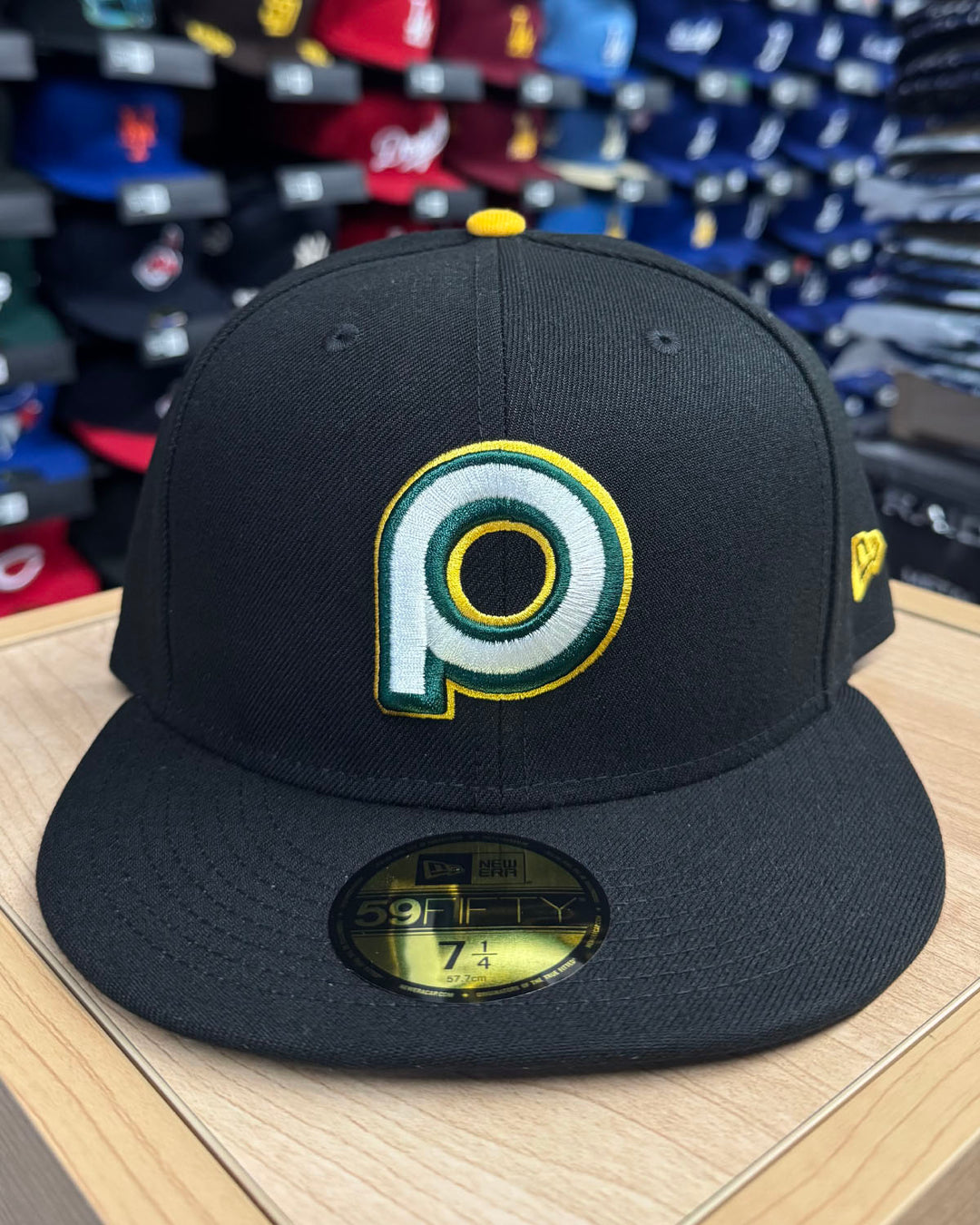 Pericos de Puebla Fitted New Era 59Fifty LMB 2026 Alternate Black Hat Cap - THE 4TH QUARTER