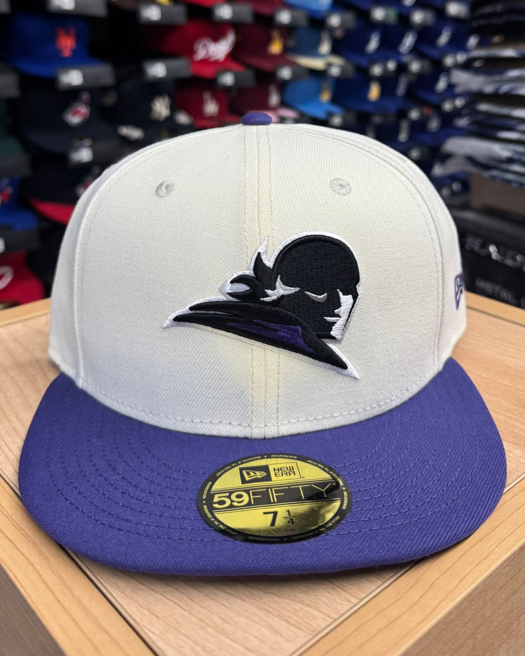 Conspiradores de Queretaro Fitted New Era 59Fifty LMB 2026 Away Chrome Hat Cap - THE 4TH QUARTER