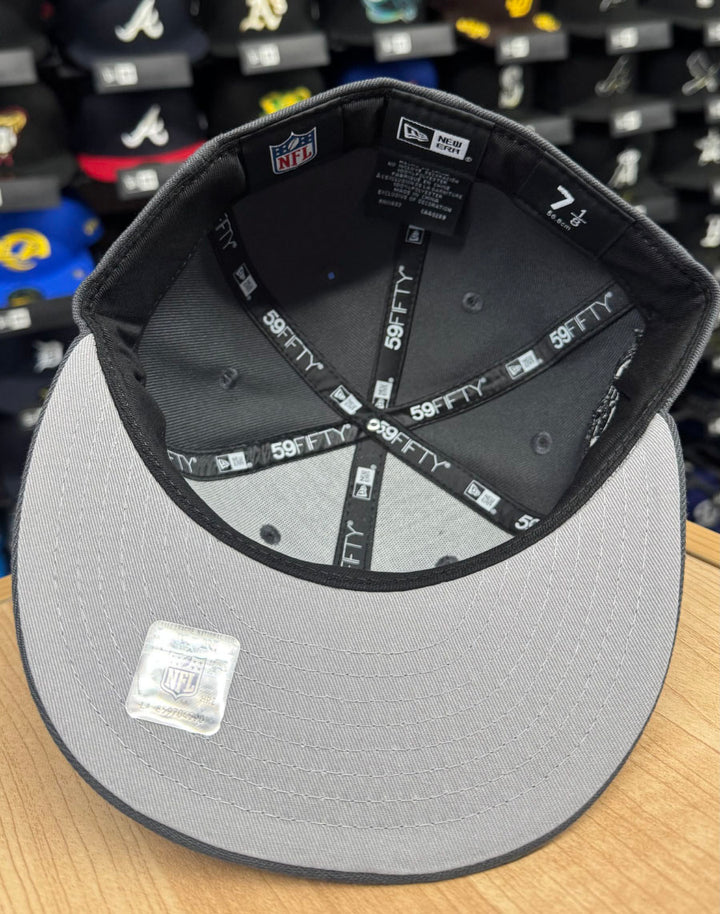 Raiders Fitted New Era 59Fifty Graphite Blackout Cap Hat Grey UV