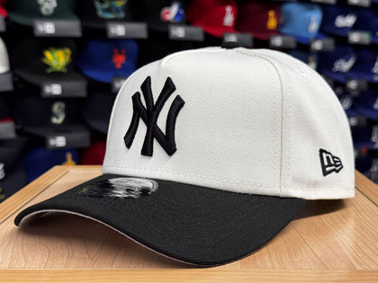 New York Yankees Snapback New Era 9Forty A-Frame Chrome Black Cap Hat Grey UV - THE 4TH QUARTER