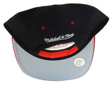 Chicago Bulls Snapback Mitchell & Ness Monolith Cap Hat Black Red