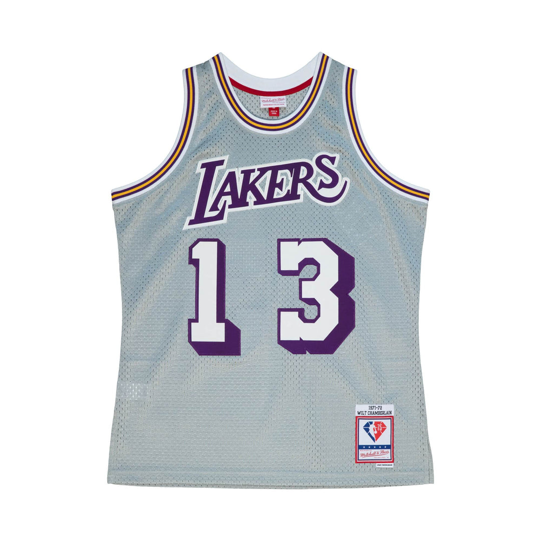 Los Angeles Lakers Mens Jersey Mitchell & Ness 1971-72 #13 Wilt Chamberlain 75th Silver Swingman - THE 4TH QUARTER